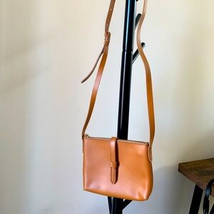 Ryan Crossbody Bag in Leather - Natural Tan